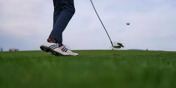 How Should Golf Shoes Fit
